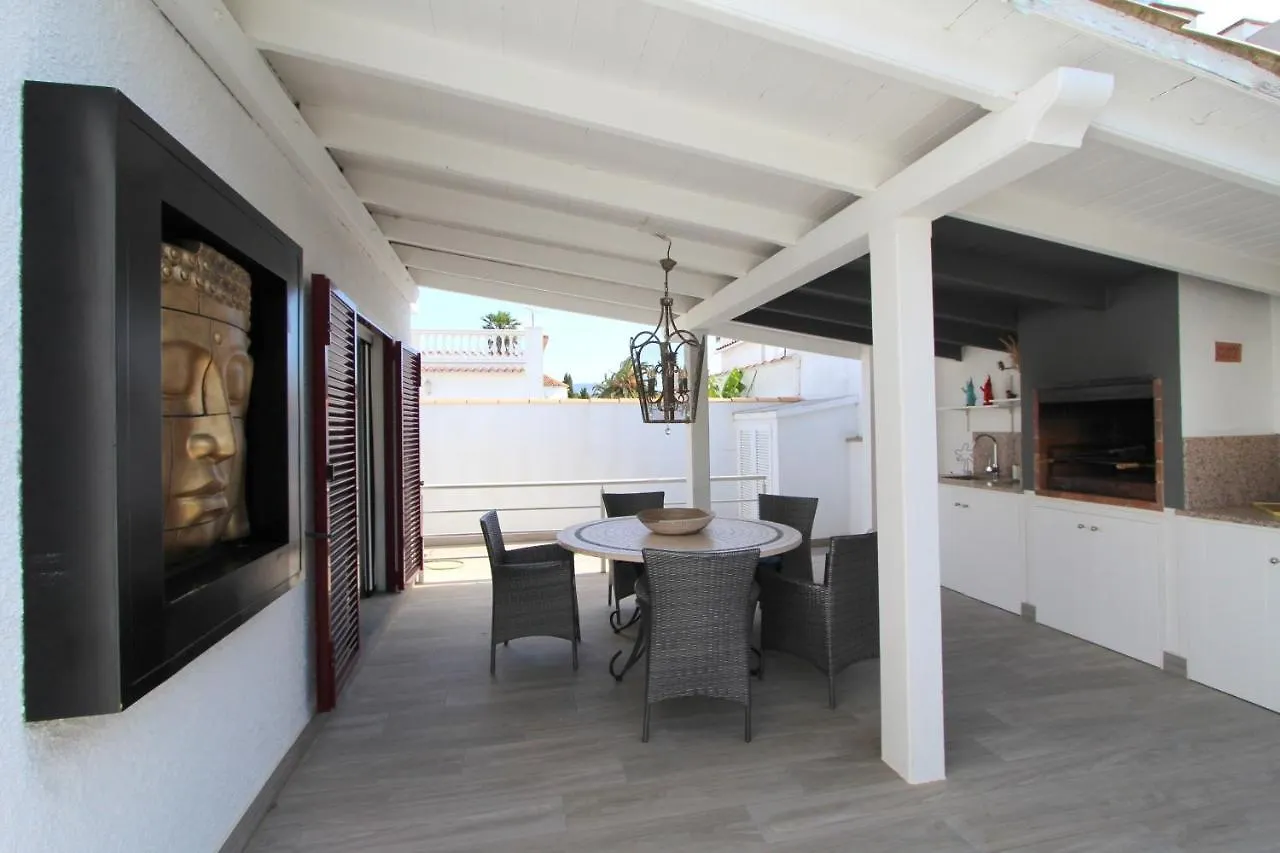 Villa Leon Inmo Alberes 172 - 10009 Empuriabrava 0*,  Spanien