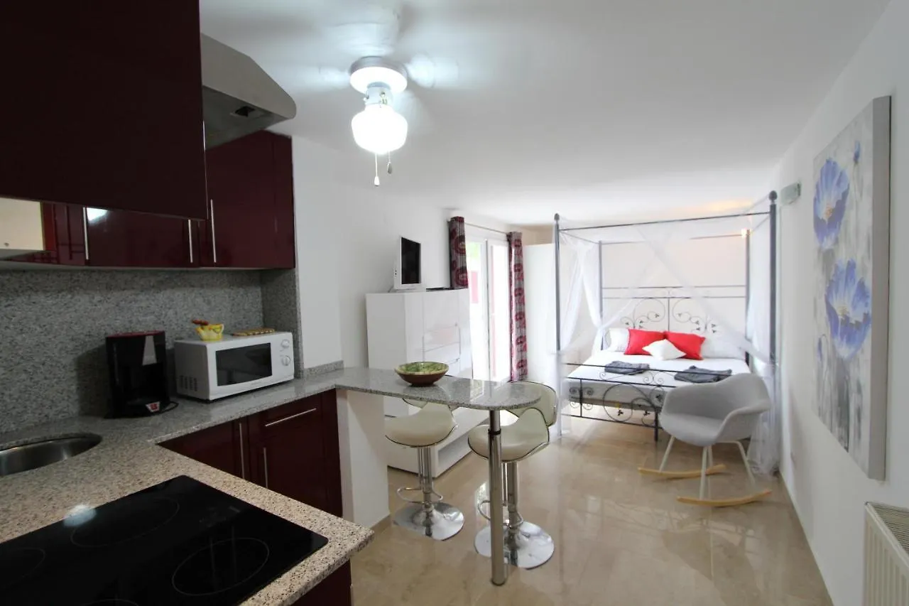 Villa Leon Inmo Alberes 172 - 10009 Empuriabrava