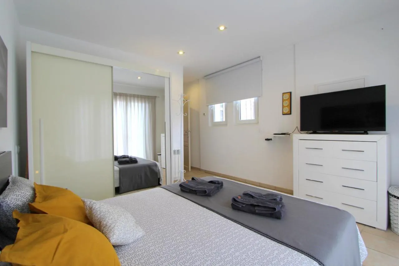 Villa Leon Inmo Alberes 172 - 10009 Empuriabrava