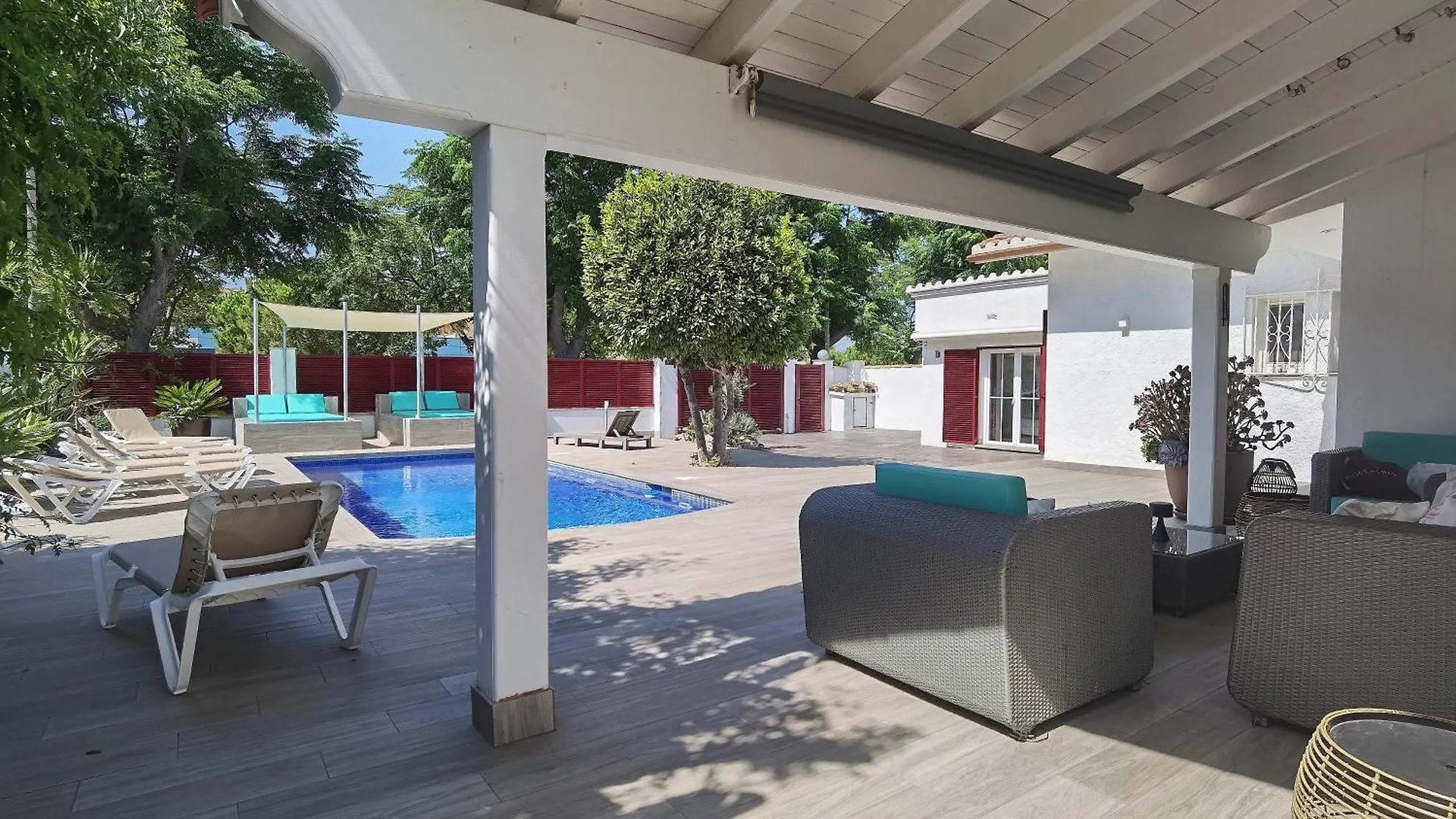 Villa Leon Inmo Alberes 172 - 10009 Empuriabrava